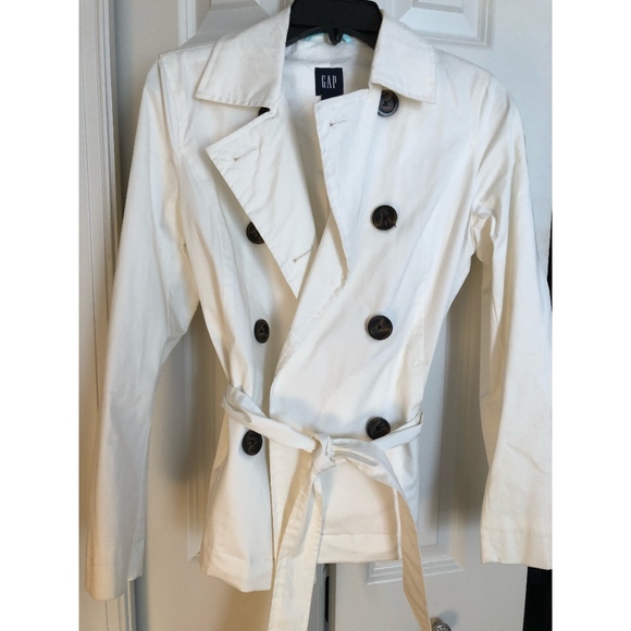 white short trench coat